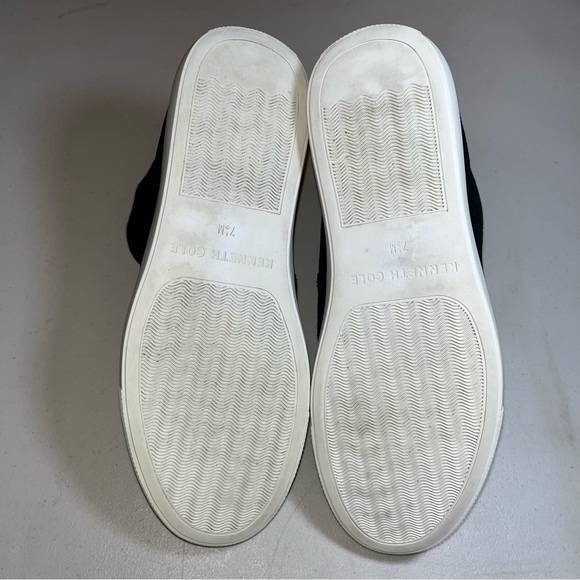 Kenneth Cole Women Size 7.5 Kismet Black Leather Lace Up Chukka Ankle Boot Shoes - Picture 5 of 9